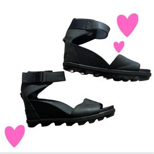 SOREL heels 👠 🖤